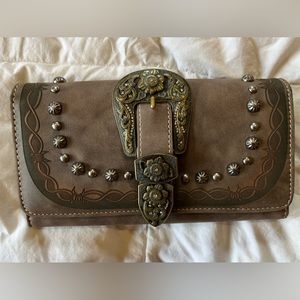 MONTANA WEST Leather Buckle Wallet with Wristlet